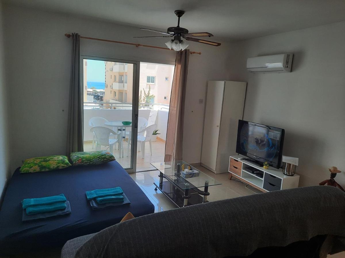 Large Apt 2 Bedrooms Sea View & 2 Balconies Larnaca Dış mekan fotoğraf